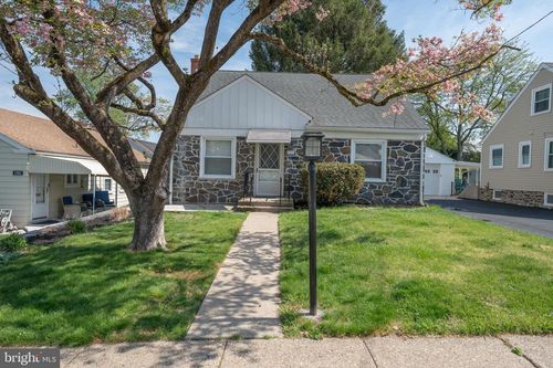 1305 Center Rd, DREXEL HILL, PA, 19026-5006 | Card Image
