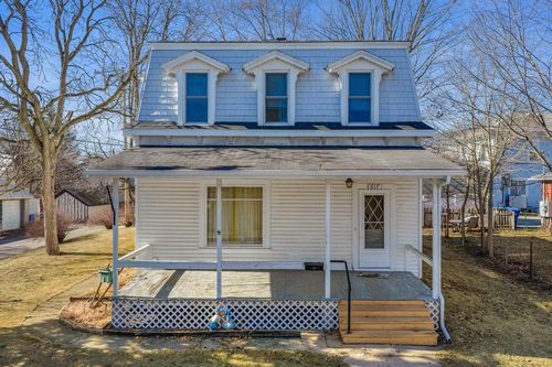 617 East Street, Baraboo, WI, 53913 | Card Image