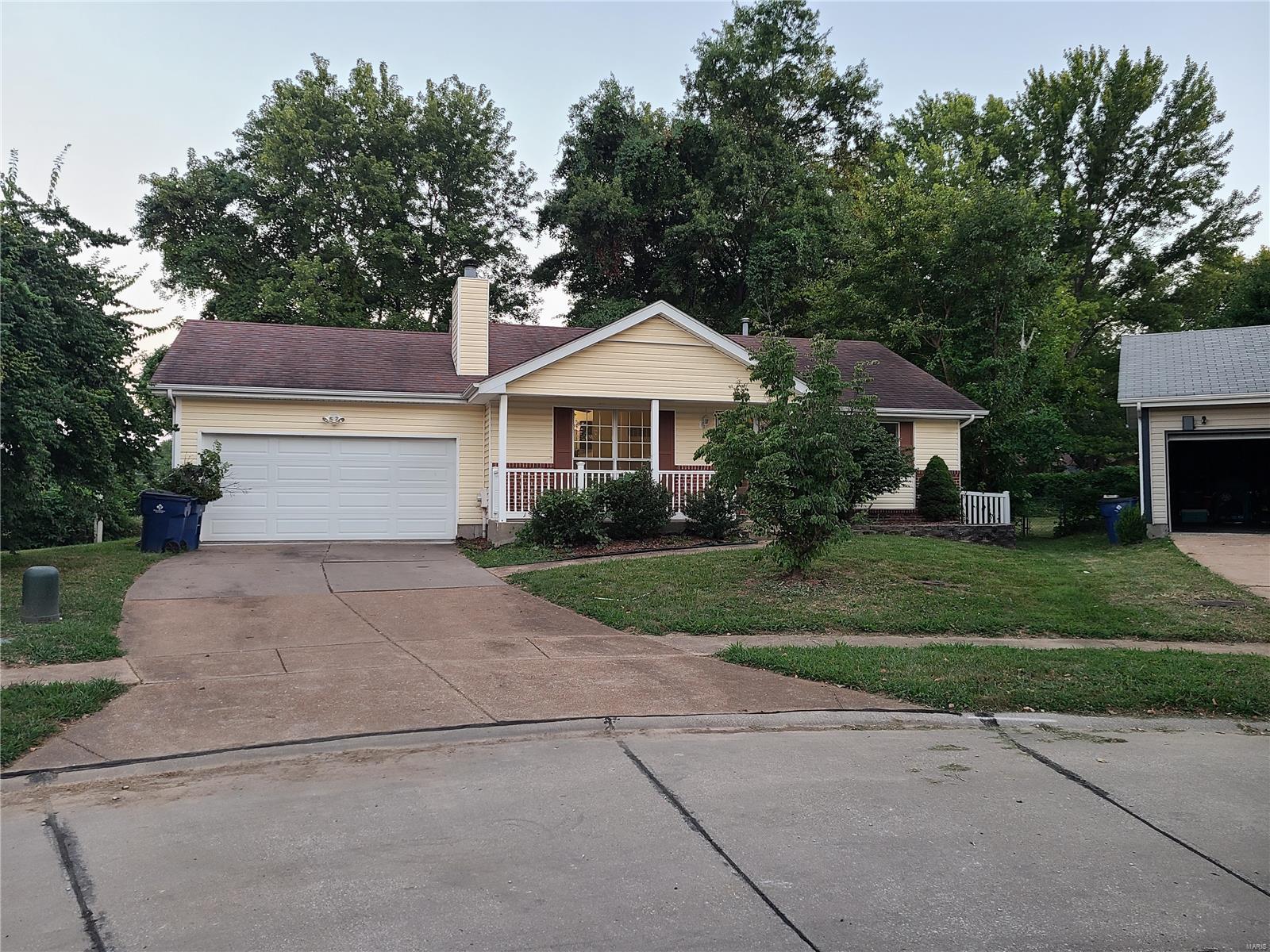 Monks Hollow Dr, Florissant, MO 63031
