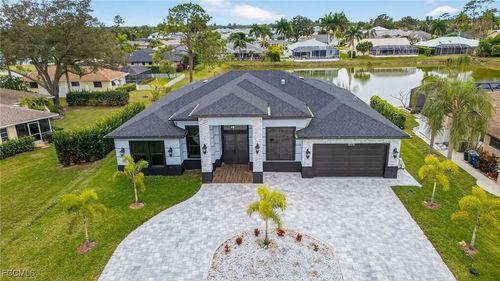 10318 St Patrick Ln, BONITA SPRINGS, FL, 34135-7657 | Card Image