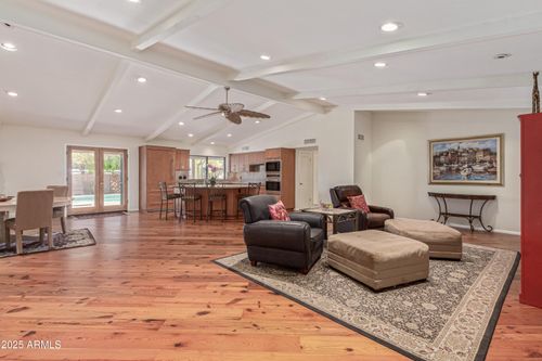 2536 E Sierra St, Phoenix, AZ, 85028-1827 | Card Image