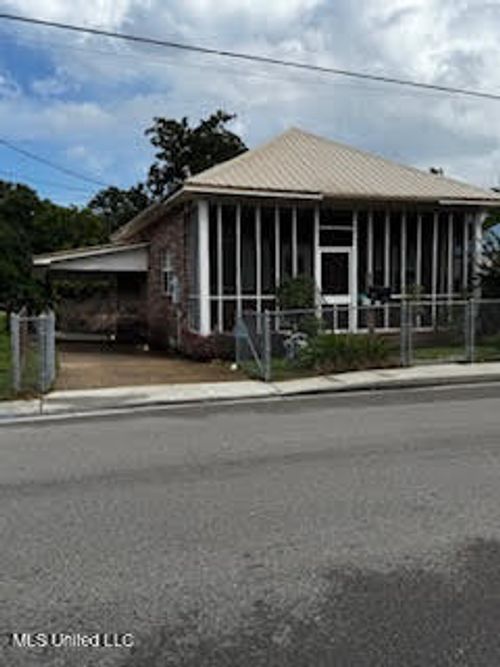 322 Main St, Biloxi, MS, 39530-2229 | Card Image