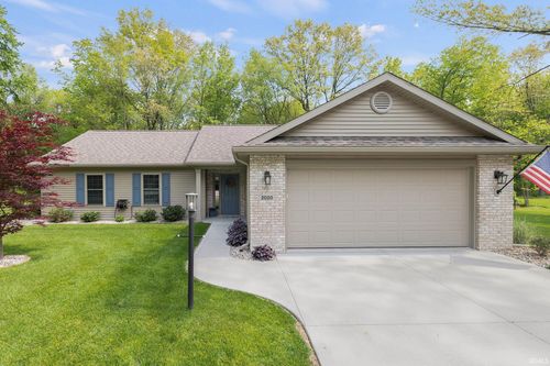2020 Woodland Estates Dr, Elkhart, IN, 46514-8015 | Card Image