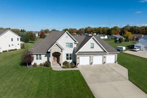 2093 Cobblestone Ct, Mount Pleasant, MI, 48858-8289 | Card Image