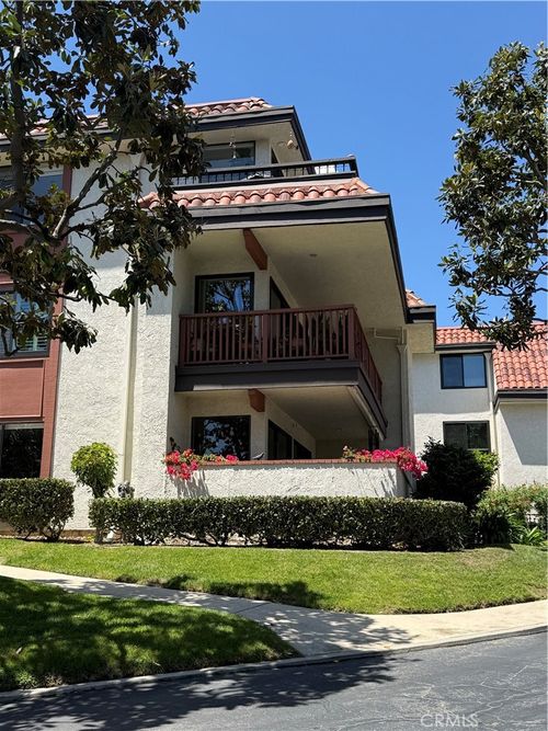 6368 Riviera Cir, Long Beach, CA, 90815-4770 | Card Image
