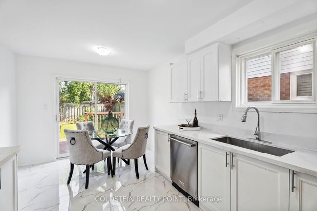 67 Hartrick Pl, House other with 4 bedrooms, 3 bathrooms and 3 parking in Whitby ON | Image 14