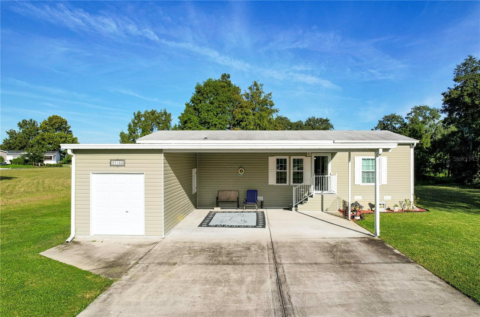 Spanish Moss Cir, Astatula, FL 34705