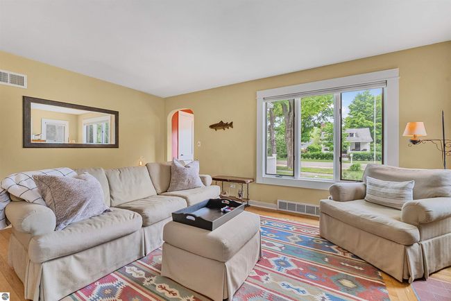 509 Spruce St, House other with 3 bedrooms, 1 bathrooms and null parking in Elk Rapids MI | Image 31