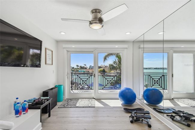 Bonus room off of the primary bath | Image 16