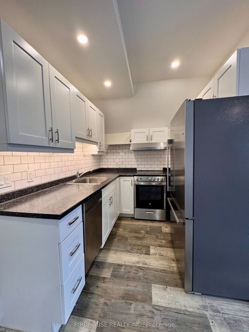 19 Cambridge St S, Lindsay, ON, K9V3B7 | Card Image