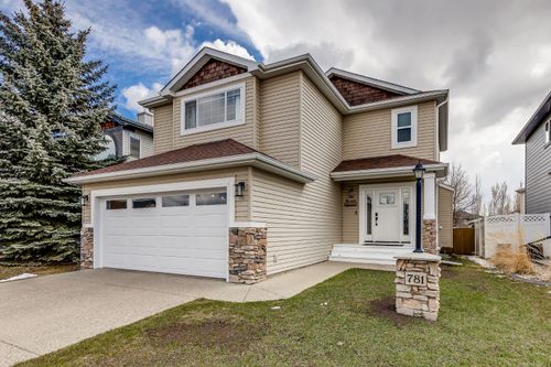 781 Cimarron Close, Home with 3 bedrooms, 3 bathrooms and 4 parking in Okotoks AB | Card Image