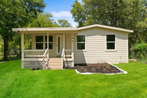 107 Kerens St, Nevada, TX, 75173-7121 | Card Image