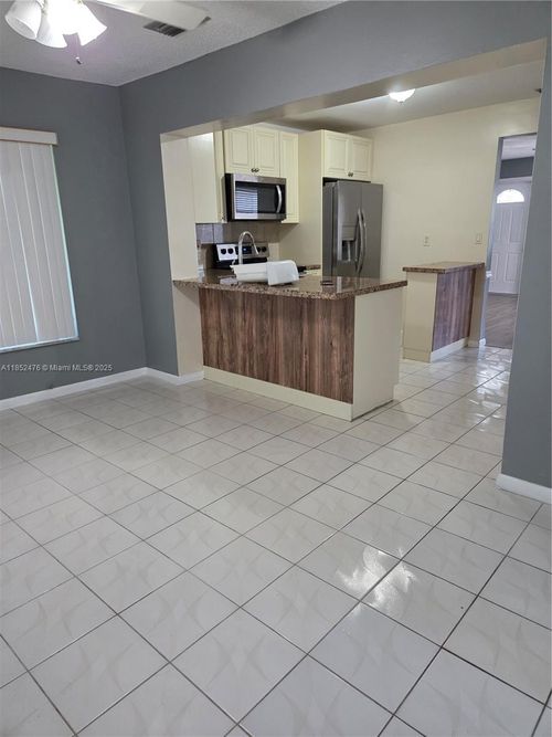 0-1040 Nw 73rd Ter, Margate, FL, 33063-3320 | Card Image