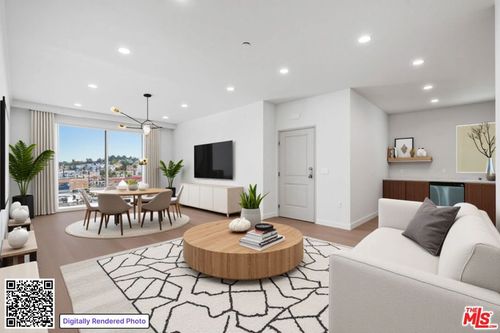 204-1717 Winona Blvd, Los Angeles, CA, 90027-3801 | Card Image