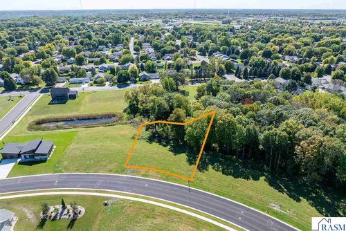 19 S Pointe Ct, North Mankato, MN, 56003-7512 | Card Image