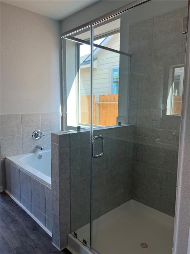 Master Bathroom | Image 12