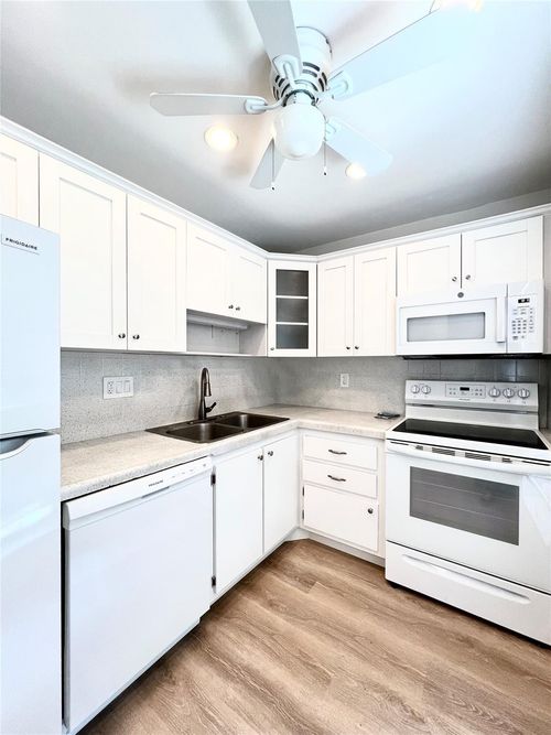 apt-102-1201 Se 2nd Ct, Fort Lauderdale, FL, 33301-3626 | Card Image