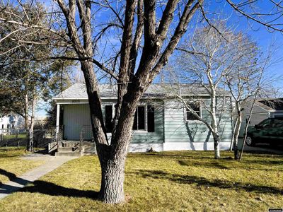 739 S 13th Street, House other with 2 bedrooms, 1 bathrooms and null parking in Worland WY | Image 2