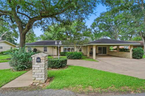 1335 Kathy Ave, Sealy, TX, 77474-3829 | Card Image