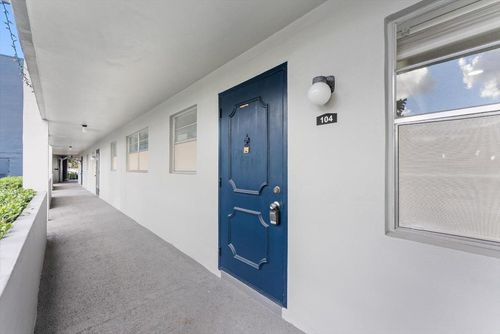 104-7797 Golf Circle Dr, Margate, FL, 33063-7351 | Card Image