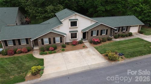 182 Calvin St, Troutman, NC, 28166-9697 | Card Image