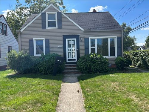 19102 Ridgewood Ave, Warrensville Heights, OH, 44122-6732 | Card Image