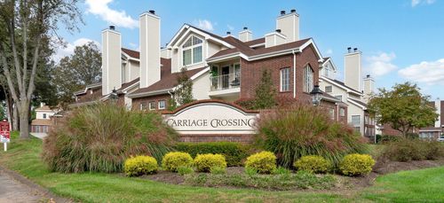 135-135 Carriage Crossing Ln, Middletown, CT, 06457-5832 | Card Image