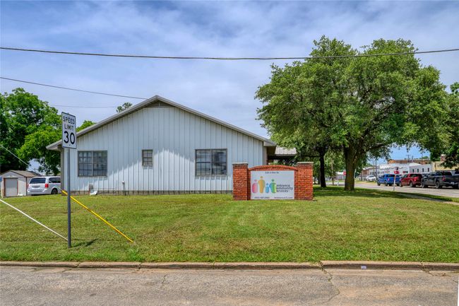 220 S Elm St, Home with 0 bedrooms, 0 bathrooms and null parking in Sherman TX | Image 6