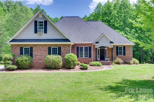 646 Harper Davis Rd, Lake Wylie, SC, 29710-7018 | Card Image