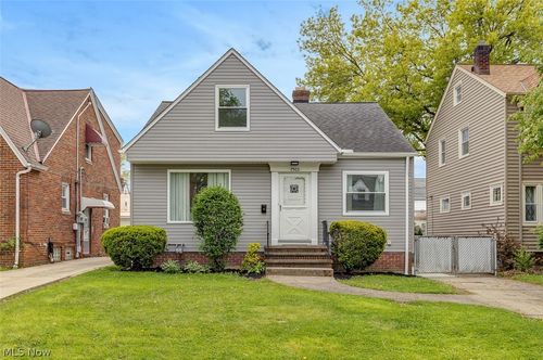 7503 Whittington Dr, Parma, OH, 44129-4406 | Card Image
