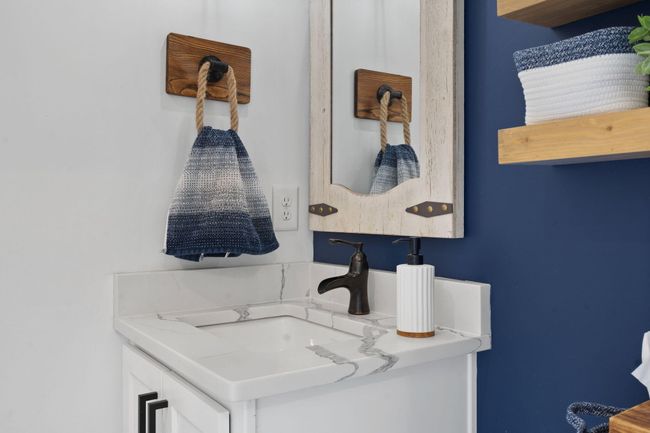 Upstairs Full Bath | Image 96