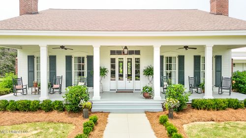 381 Parkinson Rd, Flora, MS, 39071-9444 | Card Image