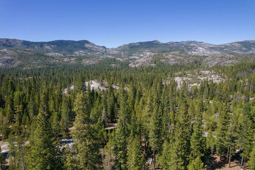 11820 Eagle Lakes Rd, Soda Springs, CA, 95728 | Card Image