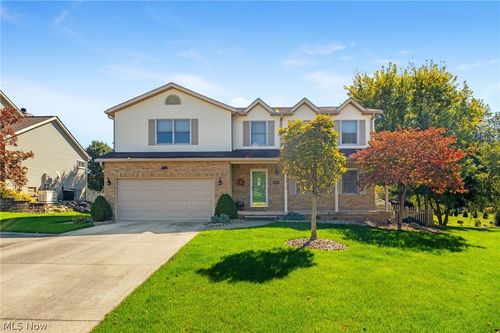 591 Breiton Cir, Barberton, OH, 44203-7782 | Card Image