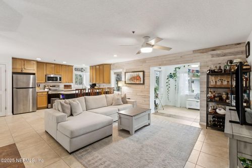 208-210 11th Ave N, Jacksonville Beach, FL, 32250-8202 | Card Image
