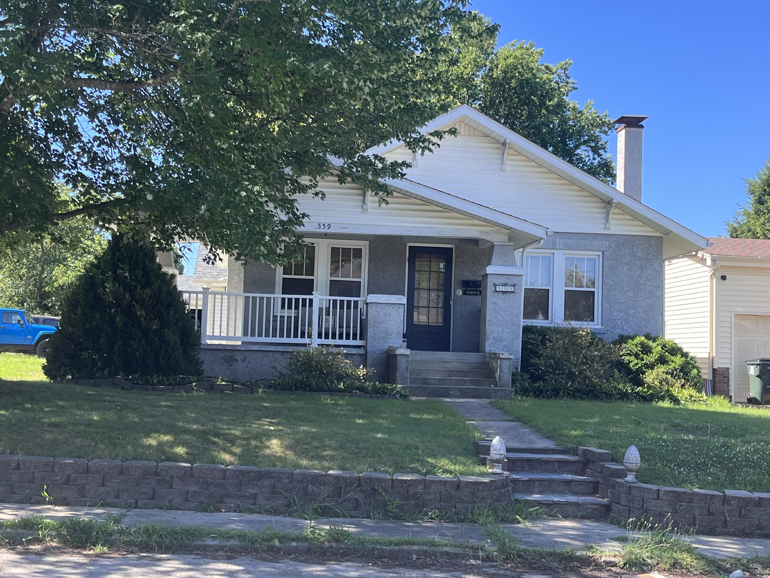 Pleasant St, Mount Vernon, MO 65712