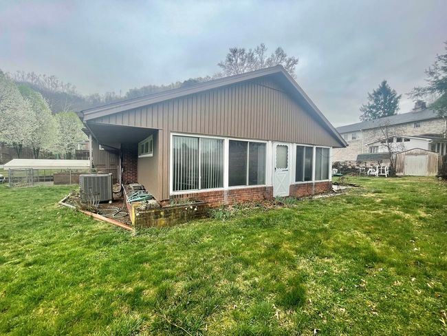 334 Old Kentucky Tpke, House other with 4 bedrooms, 3 bathrooms and null parking in Cedar Bluff VA | Image 25