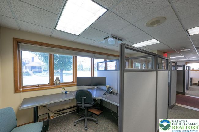 233 Pershing Blvd, Home with 0 bedrooms, 0 bathrooms and 6 parking in Whitehall PA | Image 20