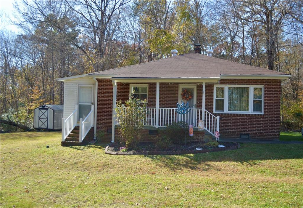 Spray St, Haw River, NC 27258