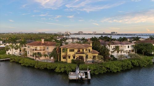 4128 Causeway Vista Drive, TAMPA, FL, 33615 | Card Image
