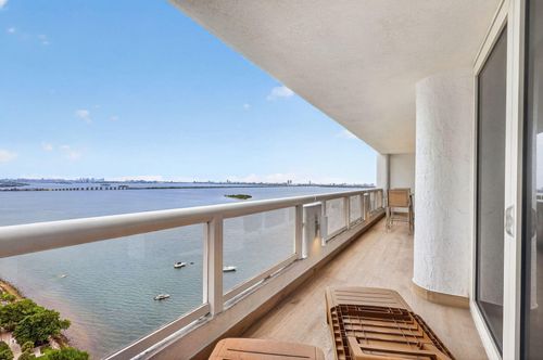 a-2935-1717 N Bayshore Dr, Miami, FL, 33132-1103 | Card Image