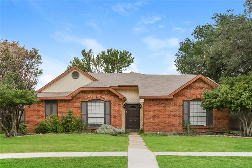 525 Country View Ln, Garland, TX, 75043-5615 | Card Image