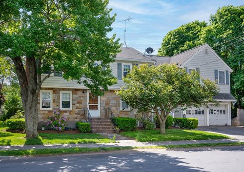 73 Washington St, Milton, MA, 02186-5722 | Card Image
