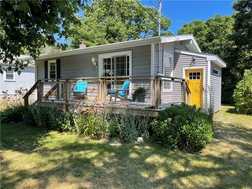 47 Juniper Rd, South Kingstown, RI, 02879-5504 | Card Image