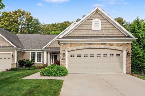 8888 Oakland Hills Cir, Portage, MI, 49024-5265 | Card Image