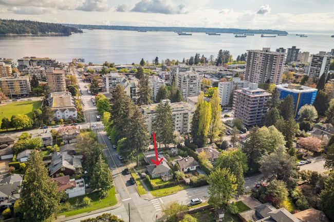 1404 Fulton Avenue, House other with 3 bedrooms, 2 bathrooms and 4 parking in West Vancouver BC | Image 28