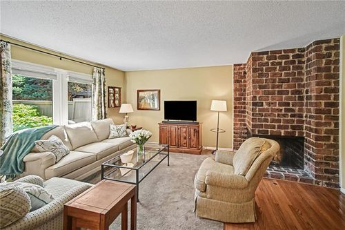 10237 Foster St, Overland Park, KS, 66212-2524 | Card Image
