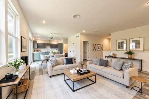 32787 Bradeen Ave, Paw Paw, MI, 49079-9580 | Card Image