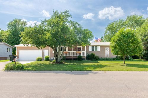 196 Hillcrest Ave, Spicer, MN, 56288-9613 | Card Image