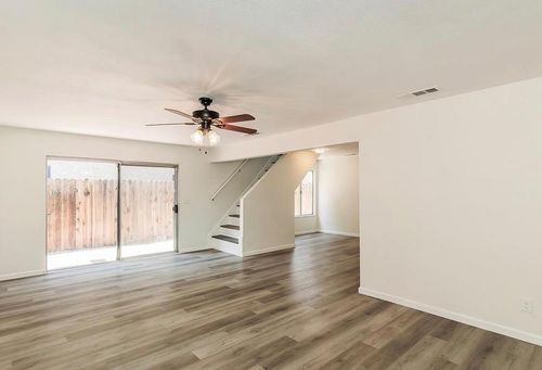 102-82 W Sierra Ave, Fresno, CA, 93704-1331 | Card Image